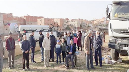 وقفة احتجاجية لساكنة حي بنخيران بوادي الناشف بوجدة ضد تثبيت لاقط هوائي بحديقة عمومية..