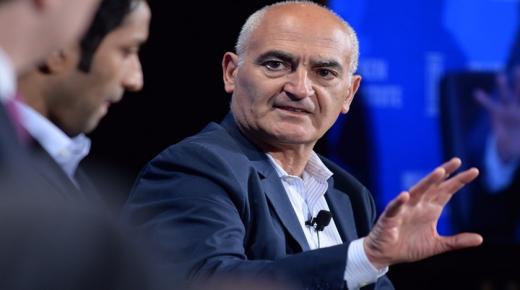 المغربي السلاوي مستشارا لترامب لتطوير لقاح كورونا.. من هو؟