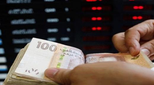 الحكومة تقرر التراجع عن الاقتطاع من أجور الموظفين غير الملقحين ..