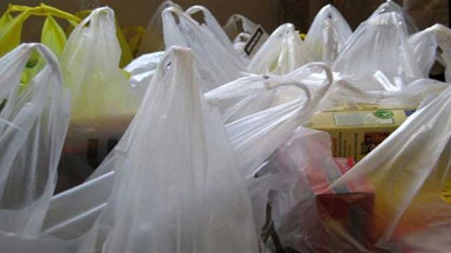 قانون جديد يدخل حيّز التطبيق يشدد العقوبات على منتجي الأكياس البلاستيكية