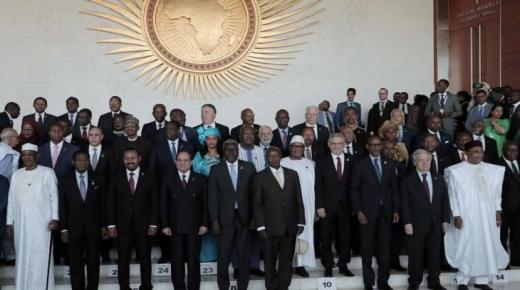 رئيس الاتحاد الإفريقي يفجر قنبلة من العيار الثقيل في القمة الإفريقية ضد المغرب