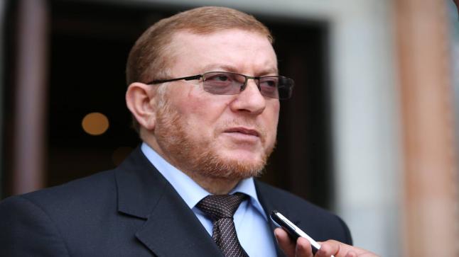 فيسبوكيون يفضحون تناقضات الوزير السابق بوليف ردا على تحريم فوائد برنامج “انطلاقة”