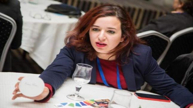 الشابة المغربية الممنوعة من دخول الأردن بسبب سنها تتحدى السفير الأردني وتفند أقاويله..