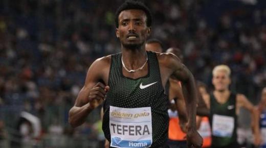 عداء إثيوبي يحطم الرقم القياسي لهشام الڭروج في 1500 متر
