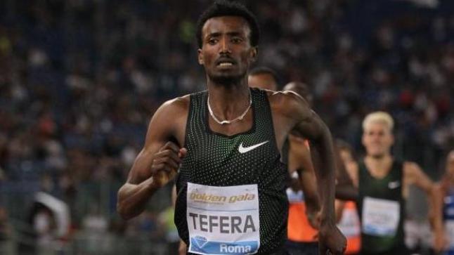 عداء إثيوبي يحطم الرقم القياسي لهشام الڭروج في 1500 متر