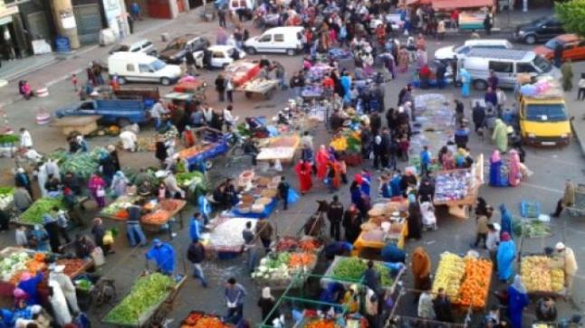 هي فوضى في وجدة .. بعدما استقالت السلطة عن تنظيم الفضاء العام وايقاف أشكال التسيب والفوضى العارمة ..؟