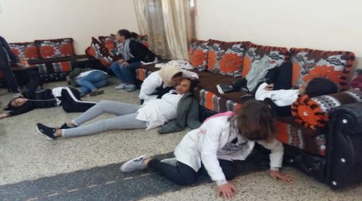 هذه حقيقة البكاء الهستيري للتلميذات