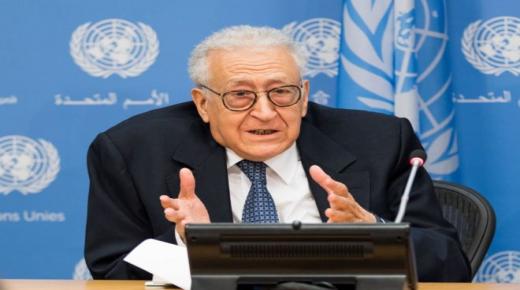 الأخضر الابراهيمي: المخضرم الذي يحمل عبء توجيه سفينة الجزائر