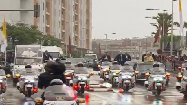 الأمن الخاص يتصدى لشاب كان يود اعتراض موكب الملك محمد السادس وبابا الفاتيكان