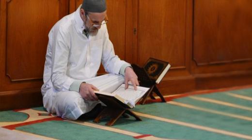 خبير التحليل النفسي ..كيف نطالب بحرية العقيدة ولا زلنا في روض الحضانة الدينية؟