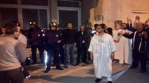 جماعة “العدل والإحسان” تحتج أمام بيت العبادي بوجدة في الذكرى 13 لتشميعه