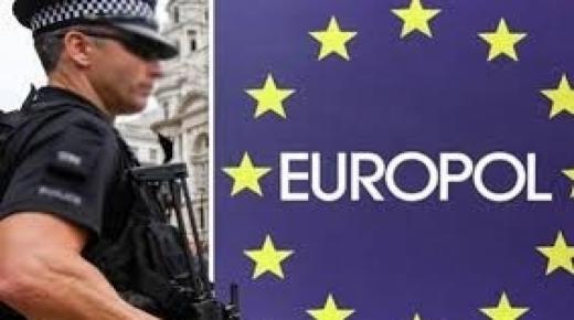 3000 أورو لمن يدل على مغربي وضع حدا لطليقته بسلاح ناري