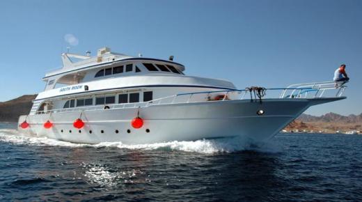 خطير .. في تحدّ سافر للأمن المغربي.. يخوت فاخرة للهجرة السرية نحو اسبانيا