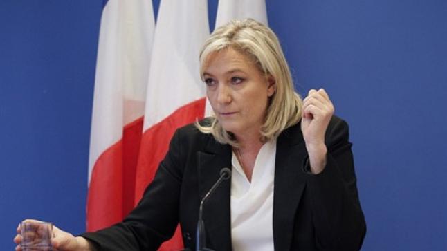 نشر صور إعدامات وحشية لتنظيم “داعش” الإرهابي يجرّ لوبن على القضاء