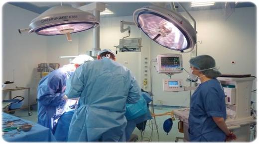 الحبس لضابطين بمستشفيات عسكرية ضبطــا متلبسين بإجــــراء عمليات داخل مصحات خاصة