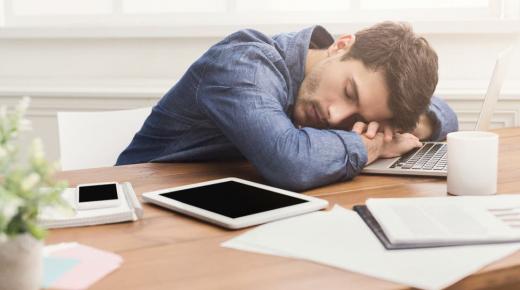 القيلولة مرتان بالأسبوع.. ماذا تفعل بالقلب والدماغ؟