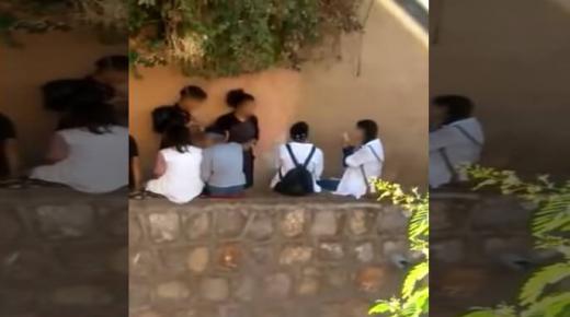 “فيديو” لتلميذات وتلاميذ يتعاطون ل”السليسيون”و”أتشمكير” يستنفر الأجهزة الأمنية