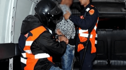 تازة: توقيف شخصين على متن سيارة محملة بأزيد من طن من الشيرا..