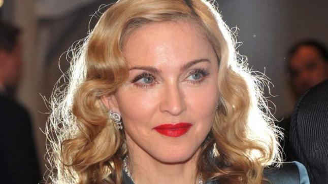 المغنية العالمية مادونا أصيبت بكوفيد 19 عندما كانت في باريس