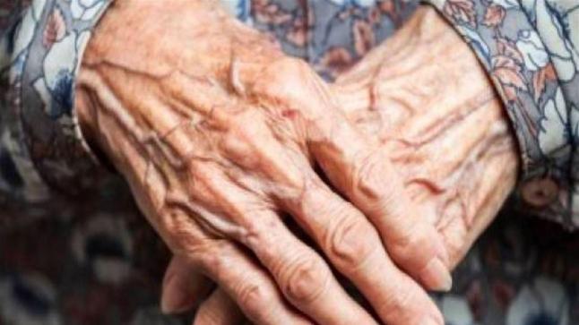 حادثة مروّعة: دفن أمّه المقعدة حيّة.. والشرطة تنقذها بعد 3 أيام!