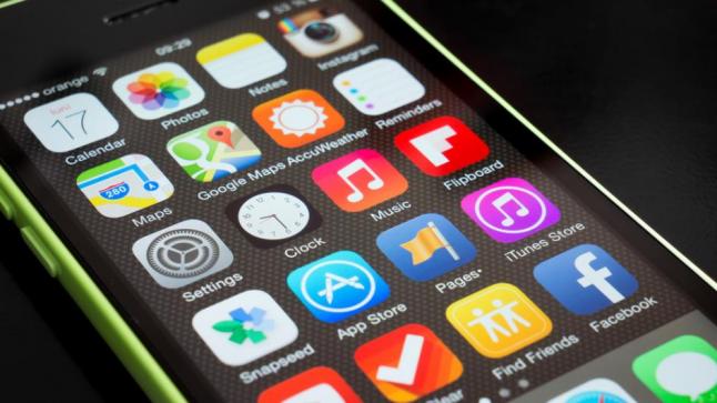 دعوى قضائية ضد شركة “أبل” العملاقة بسبب “قمار” في ألعاب “آيفون”..