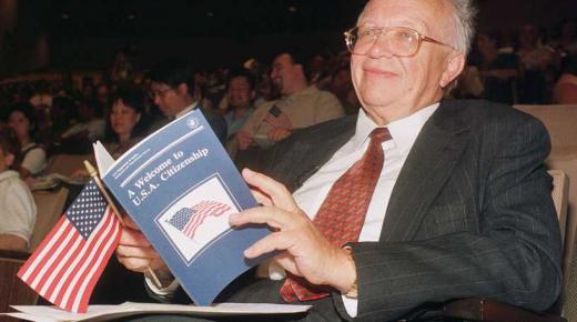 برصاصة في الرأس.. مقتل نجل الزعيم السوفييتي خروتشوف في الولايات المتحدة..