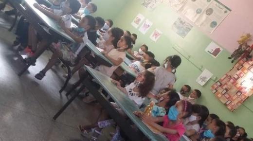 توضيحات وزارة التربية الوطنية حول صورة الاكتظاظ التي أشعلت مواقع التواصل الاجتماعي..