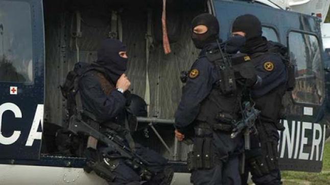 نشرة حمراء من “أنتربول” توقع بمجرم خطير في قبضة الأمن المغربي..