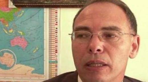 المعطي منجب يشتكي تعرّض عائلته للتّحرّش ويدخل في إضراب انذاري عن الطعام لمدة 3 أيام..