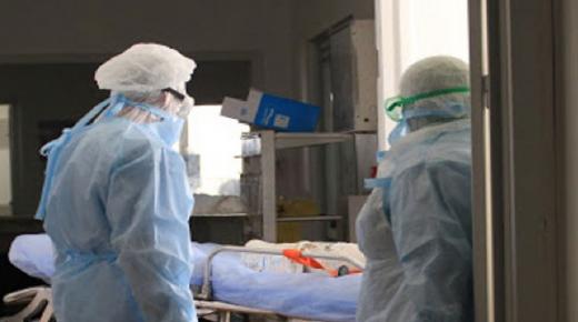 قاضي التحقيق يأمر بإيداع الطبيبين المُتَاجِرَيْنِ بتحاليل كورونا السجن ..