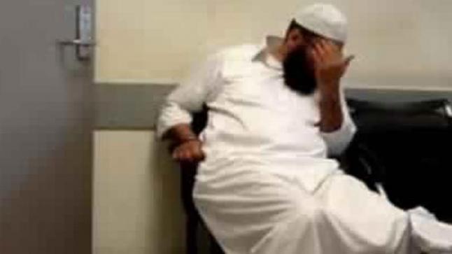 كان ينهج طريقة جهنمية وغير مسبوقة مستغلا في ذلك مظهره كشخص ملتح.. توقيف نصاب قام بعمليات نصب واحتيال خطيرة..