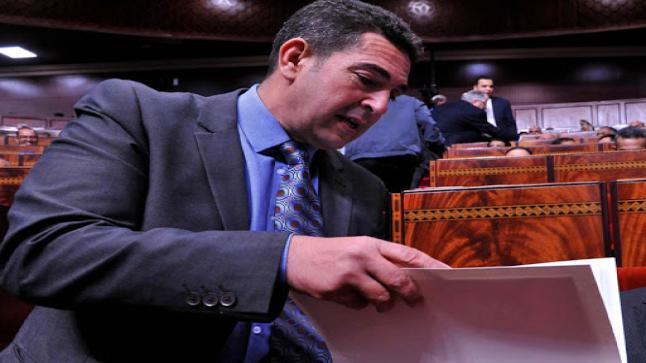 الوزير أمزازي يحذر الأساتذة الباحثين من عواقب الجمع بين المهام المهنية و العمل في هيآت أخرى..