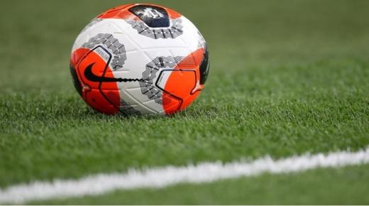 في ظروف غامضة..انتحار لاعب دولي شهير داخل شقته..