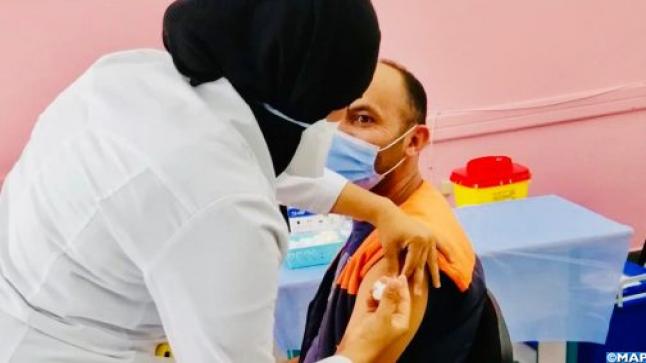 الجرعة الثالثة من “لقاح كورونا” تثير جدلا علميا في العالم..