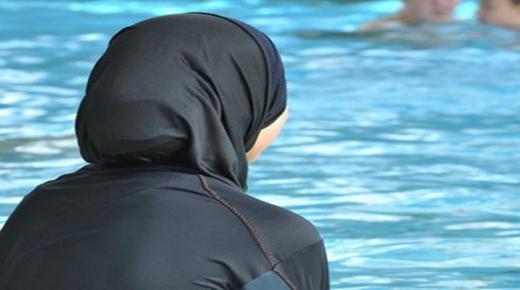 فرنسا..مجلس الدولة يرفض السماح بارتداء البوركيني في المسابح ..