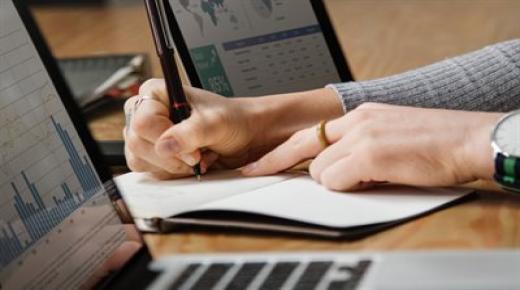 الحكومة تدرج المحاسبين و الصحافيين و الرياضيين ضمن فئة المستفيدين من المعاشات