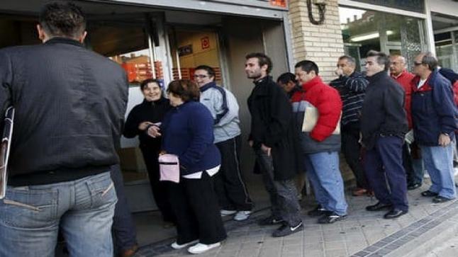 فرنسا تطرد حوالي 347 جزائريا يحملون جوازات سفر دبلوماسية أو جوازات مهمة