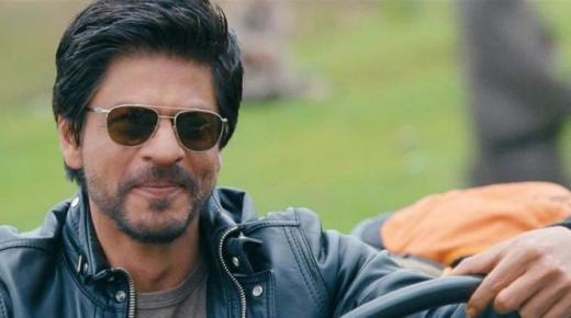 نجم بوليود شاروخان يؤدي مناسك العمرة￼