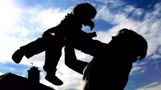 السويد تضع قاصرين مغاربة تحت وصاية مسيحيين ومثليين￼