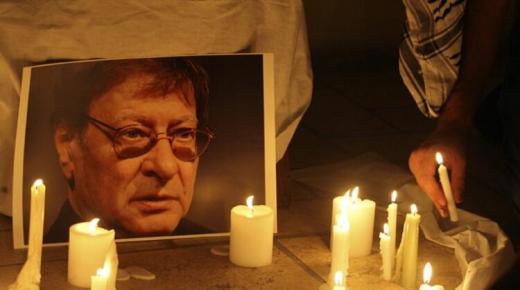 “صاقل الماس”.. كتاب جديد يوثق أسرار محمود درويش في الحياة والشعر والسياسة