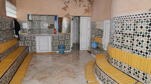 وزارة الداخلية تفرض قيودا على الحمامات ومحلات غسل السيارات..