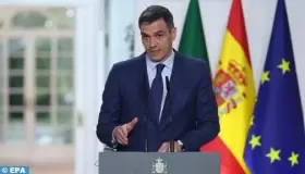 سانشيز يقر بدخول سفن حربية مغربية إلى مياه سبتة تزامنا مع أزمة الهجرة الجماعية