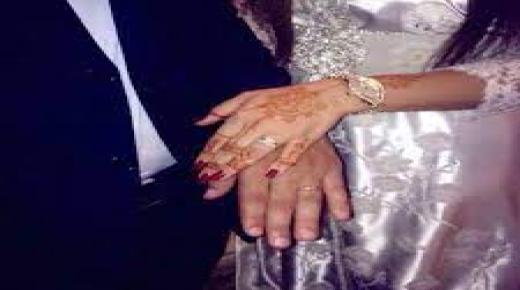 تجار الدين.. آخر الابتكارات الوساطة في الزواج..؟