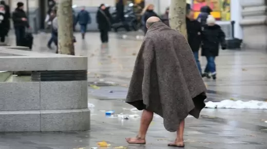 الصحة النفسية بالمغرب.. بنية استشفائية ضعيفة تفتح باب التشرد والشعوذة