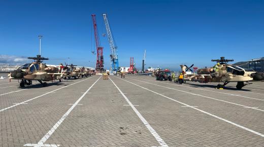 مروحيات الاباتشي تصل ميناء طنجة