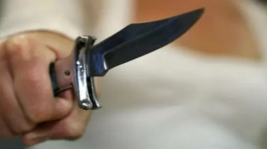 الضرب والجرح باستعمال السلاح الأبيض يورط عشرينياً