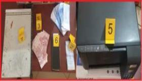 عين بني مطهر.. توقيف شخص وسيدة بتهمة تزوير الأوراق المالية الوطنية وعرضها للتداول..