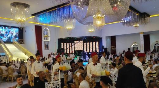 عرس أسطوري بأزغنغن أستُعملت فيه البنادق ونثر الملايين في الهواء الطلق من طرف “المافيا” يستفزّ أجهزة الدولة..