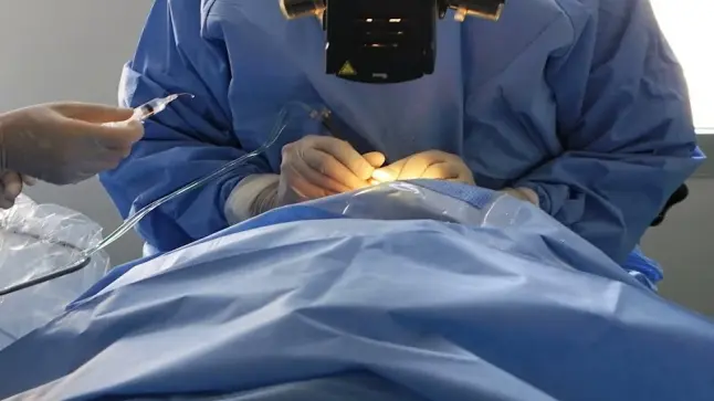 أطباء التجميل يحذرون من الممارسات غير القانونية