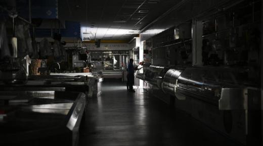 كيف يمكن لشبكة كهرباء أن تنهار في خمس ثوان؟